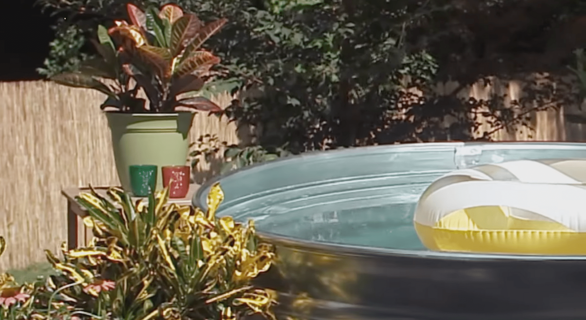 add comfort around the pool