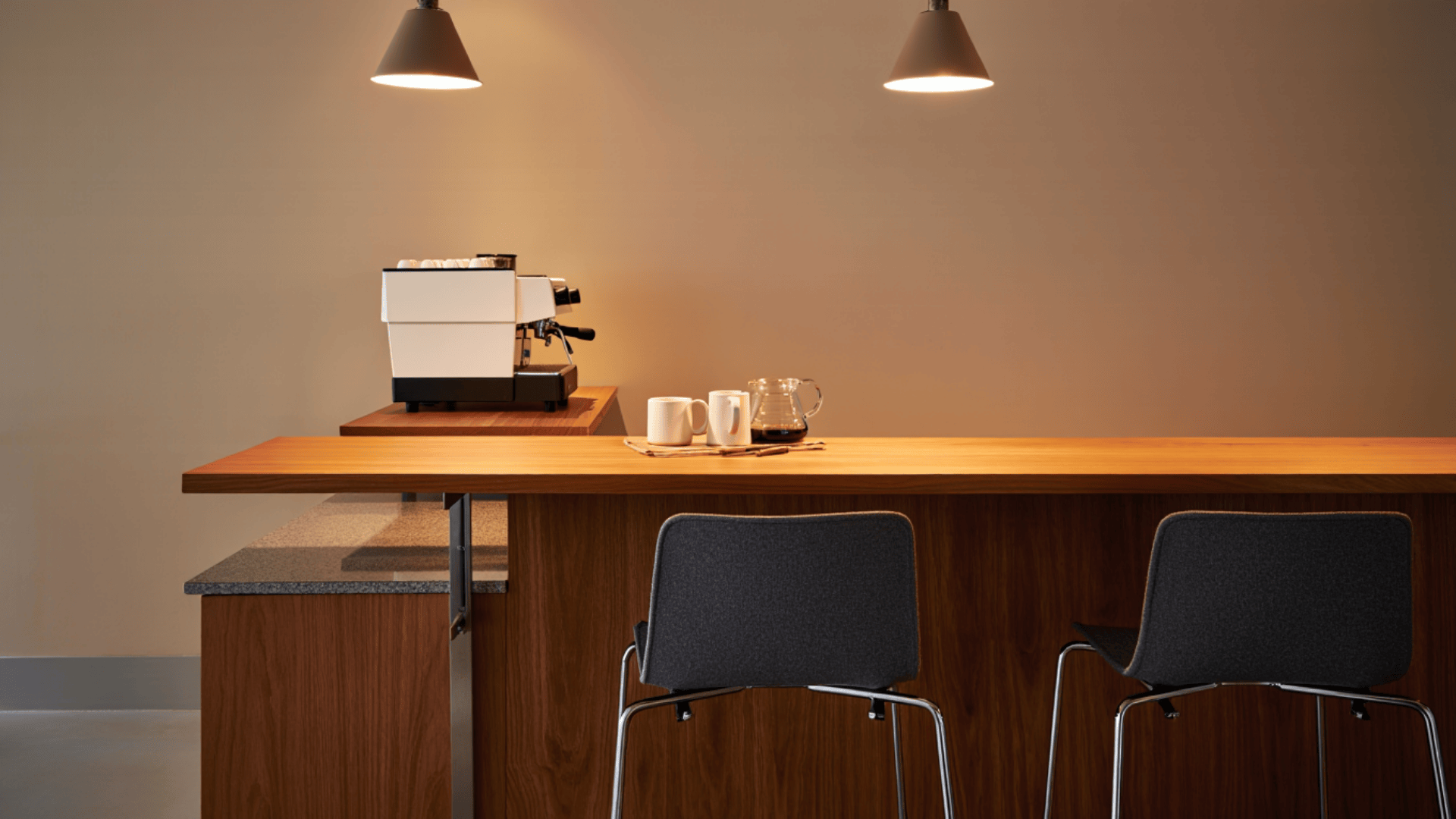 coffee bar with seating
