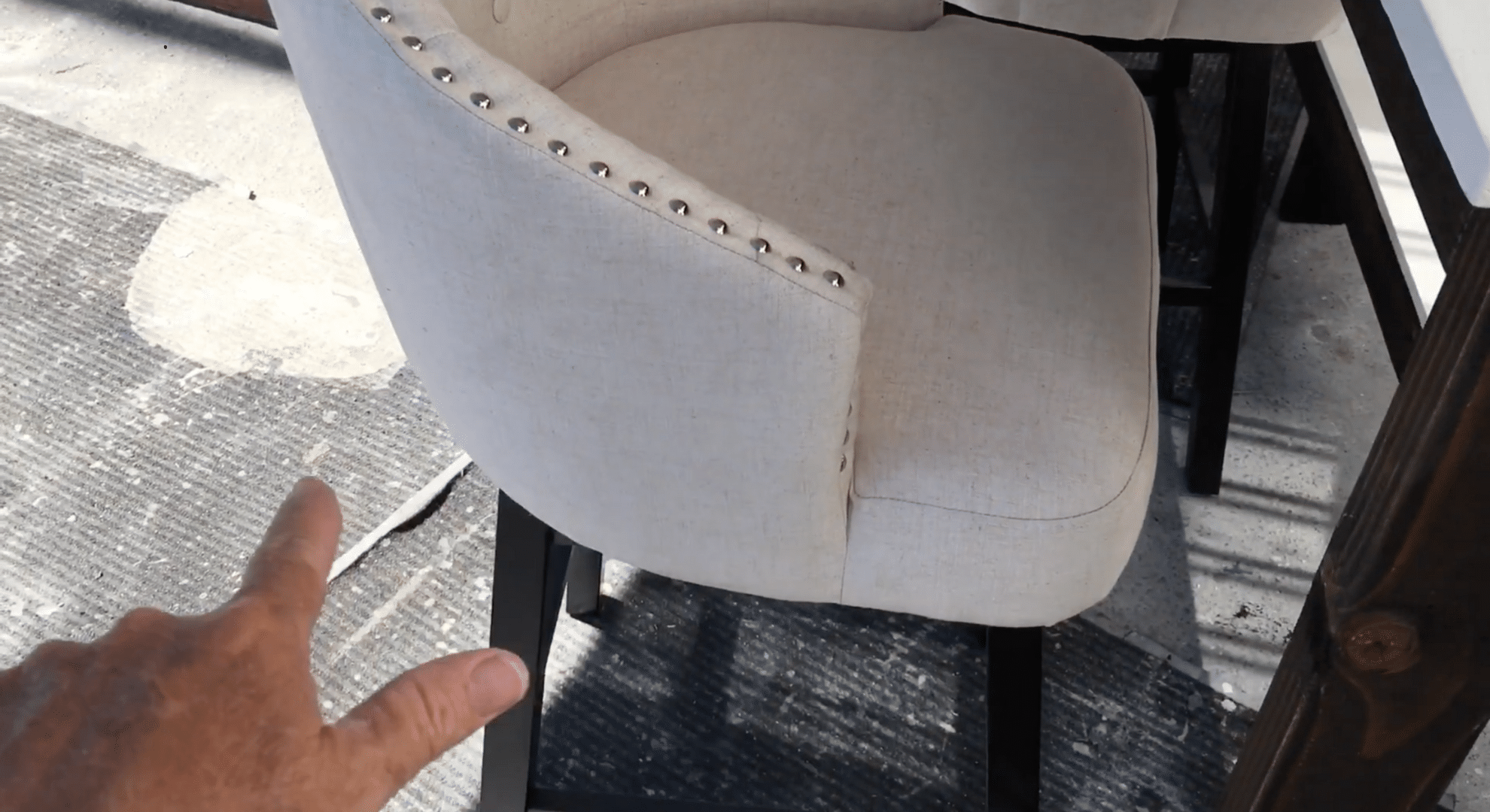 measure chair width and depth