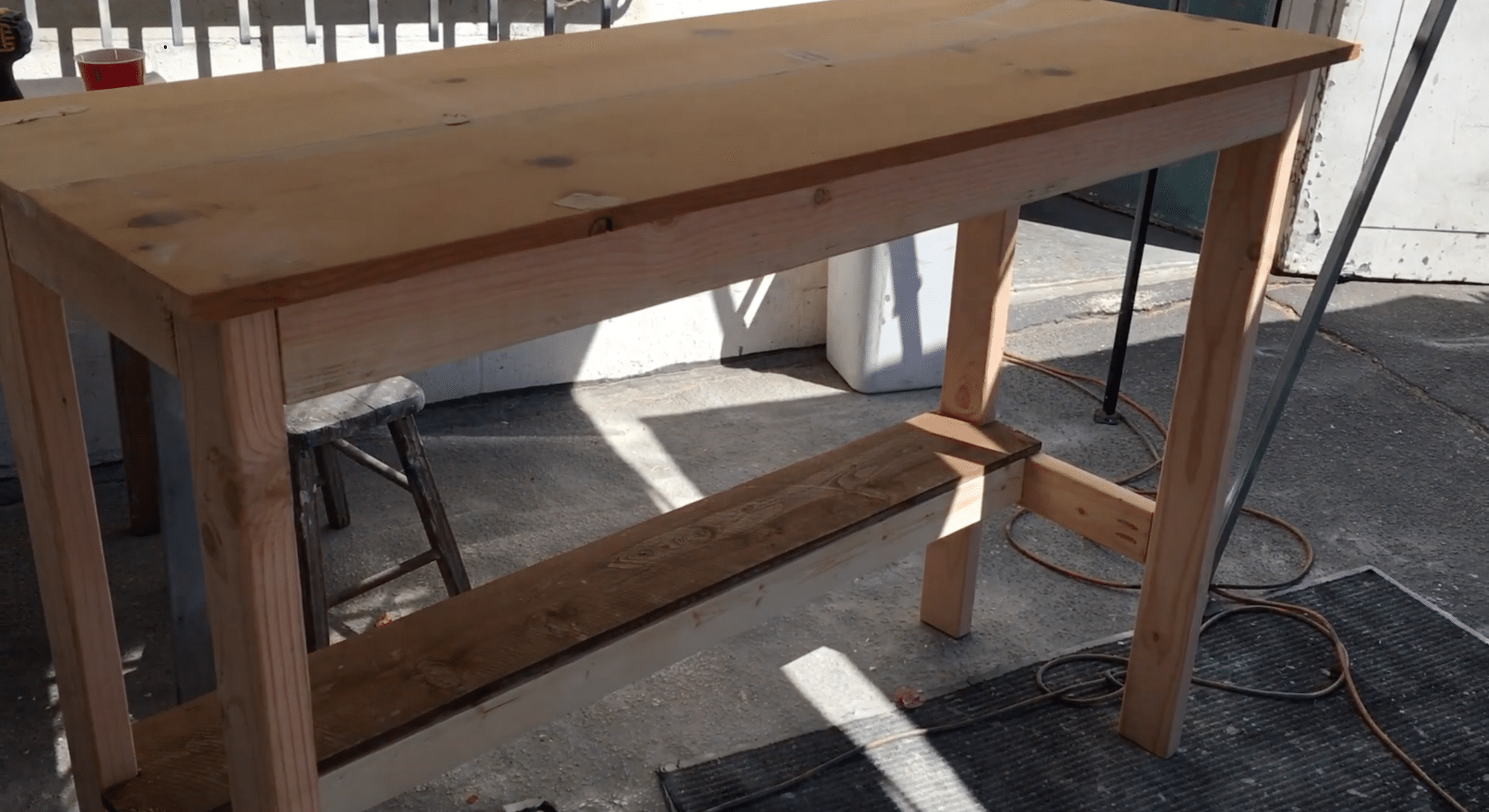sand and finish the table