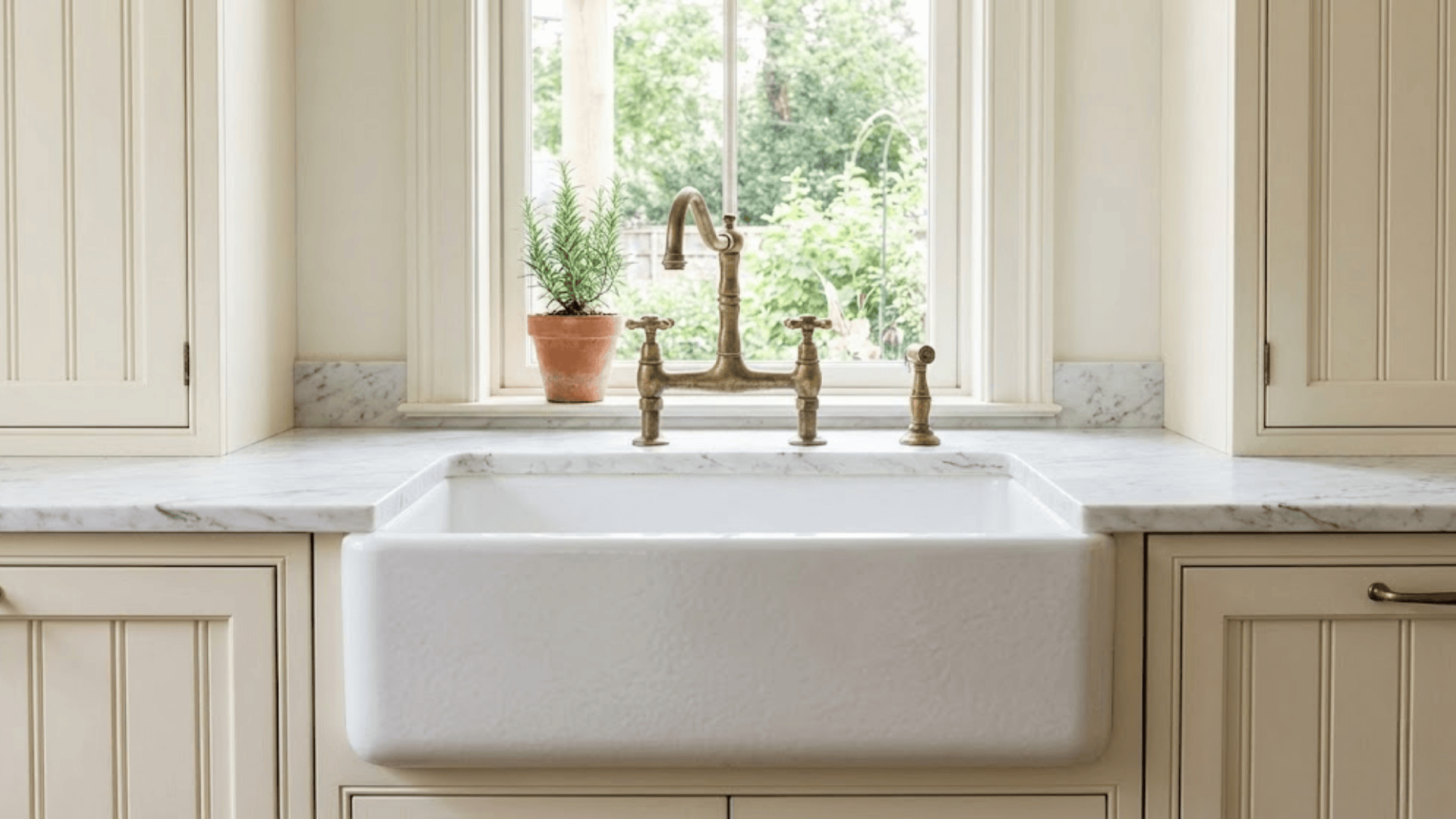 farmhouse sinks with french flair