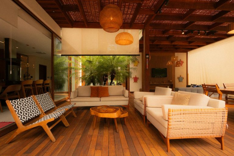 Designing a Home That Flows Seamlessly from Indoors to Outdoors