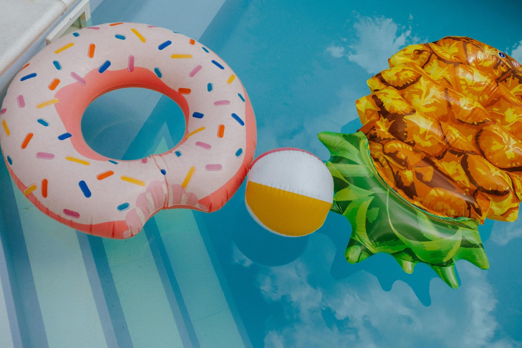 What Factors Usually Affect the Turnaround Time of Custom Inflatables?