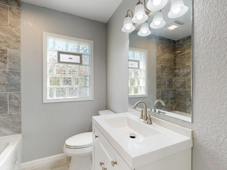 Small Bathroom Remodel Ideas to Maximize Space