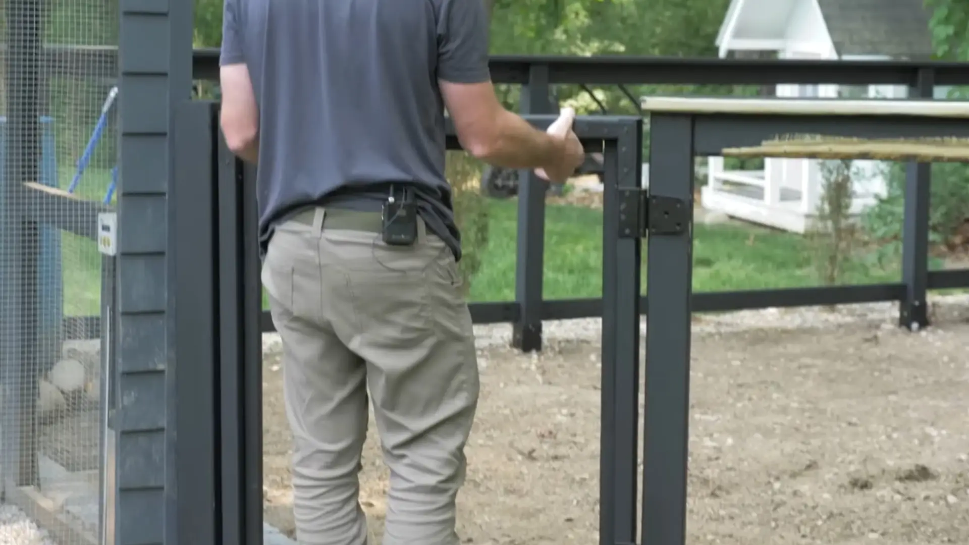 building and installing a wooden gate with reinforced corner connectors
